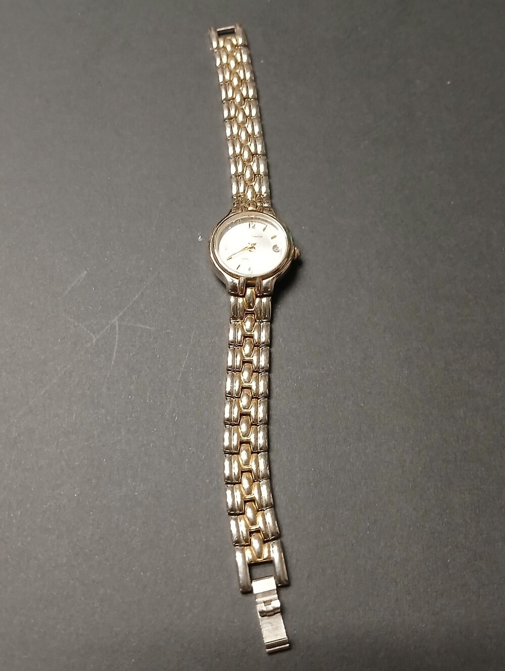 Jacklyn Smith Classic Women's Gold-Tone Bracelet Watch - Elegant Everyday Style